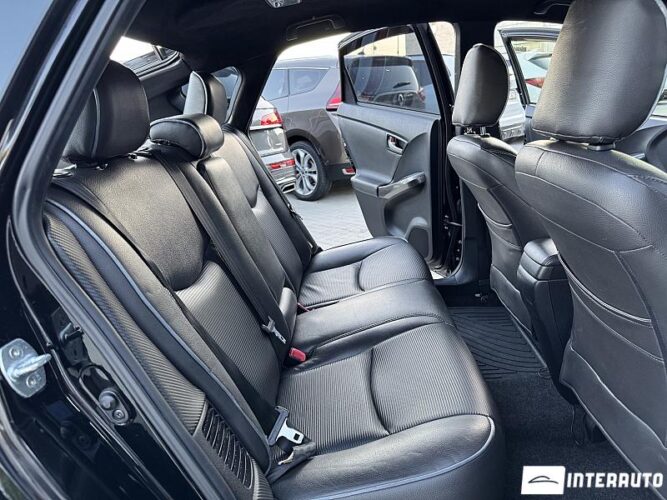 Toyota Prius 43 interauto-car