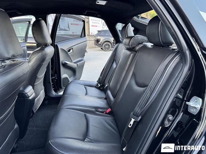 Toyota Prius 42 interauto-car