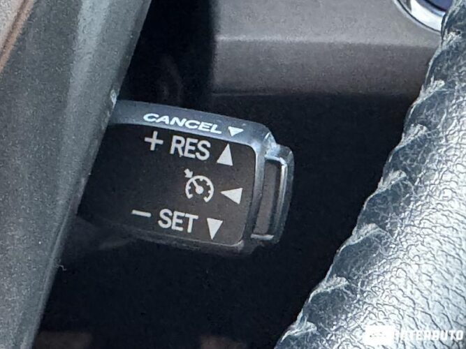 Toyota Prius 47 interauto-car