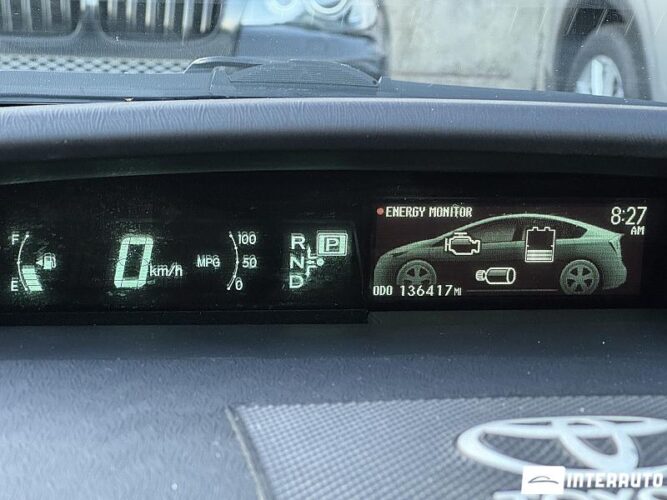 Toyota Prius 38 interauto-car