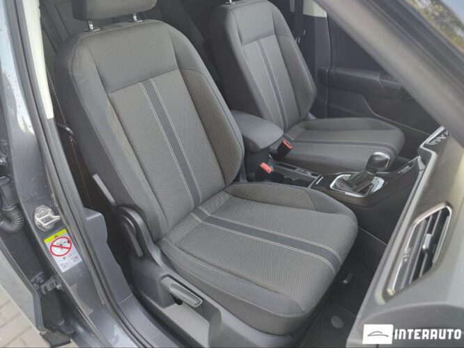 Volkswagen T-Roc 41 interauto-car