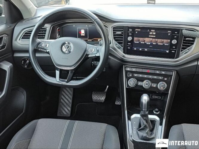 Volkswagen T-Roc 44 interauto-car