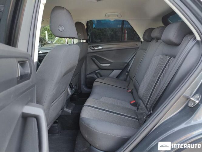Volkswagen T-Roc 42 interauto-car