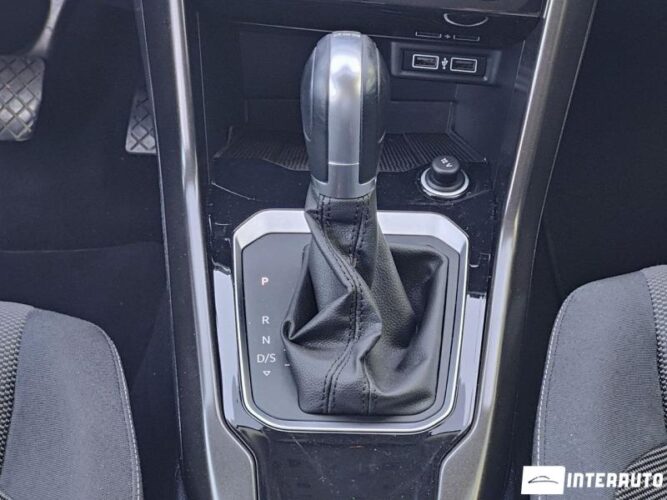 Volkswagen T-Roc 51 interauto-car