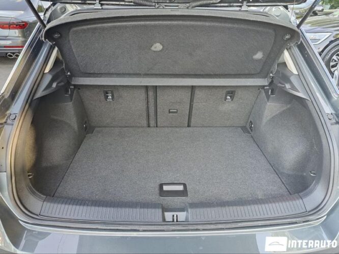 Volkswagen T-Roc 38 interauto-car