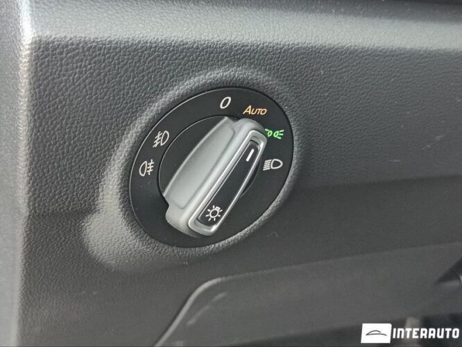 Volkswagen T-Roc 53 interauto-car