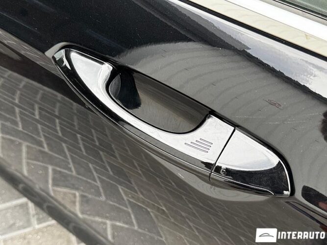 Ford Mondeo 49 interauto-car