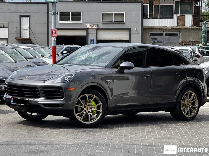 Porsche Cayenne E-Hybrid Coupe 37 interauto-car