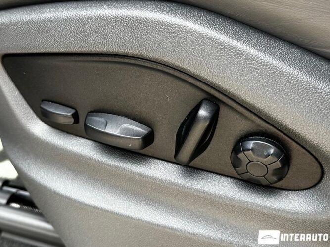 Porsche Cayenne E-Hybrid Coupe 53 interauto-car