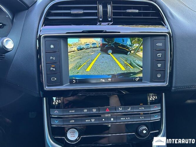 Jaguar XE 45 interauto-car