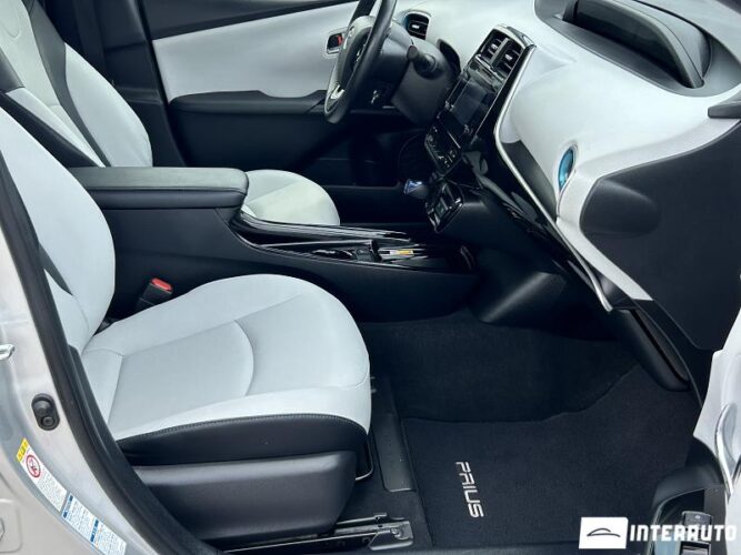 Toyota Prius 48 interauto-car