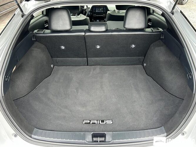 Toyota Prius 51 interauto-car