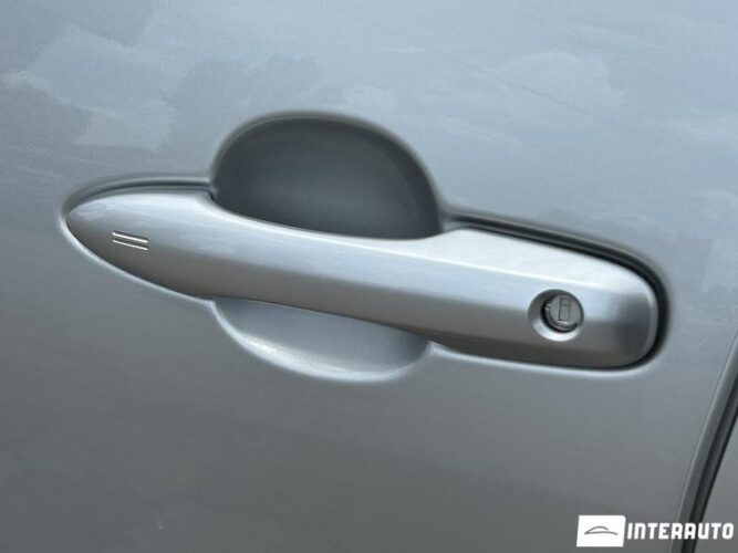 Toyota Prius 37 interauto-car