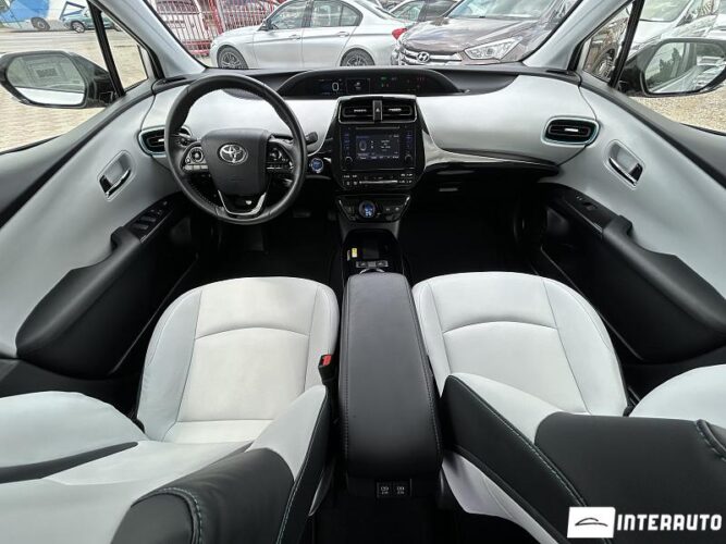 Toyota Prius 41 interauto-car