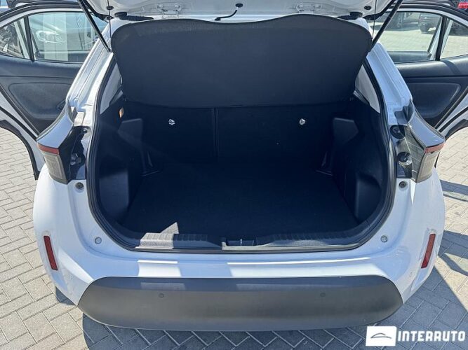 Toyota Yaris Cross 48 interauto-car