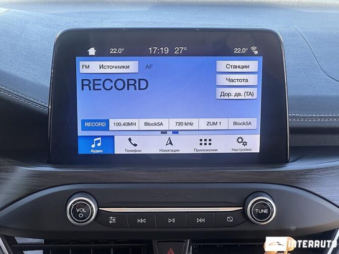 Ford Focus 42 interauto-car