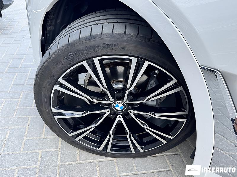BMW X7 4.0i 30 automobil-interauto