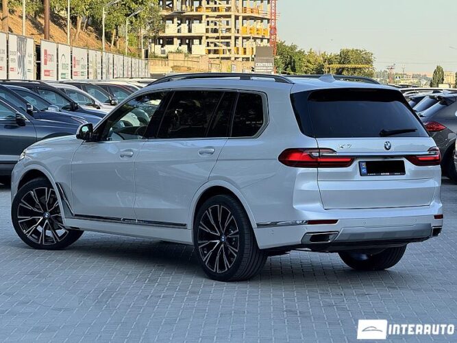 BMW X7 4.0i 45 interauto-car