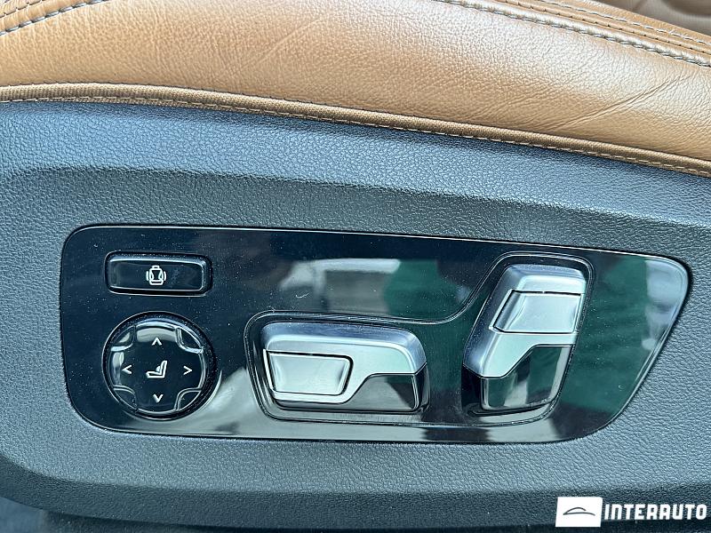 BMW X7 4.0i 34 automobil-interauto