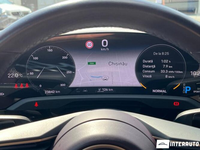 Porsche Taycan 32 interauto-car