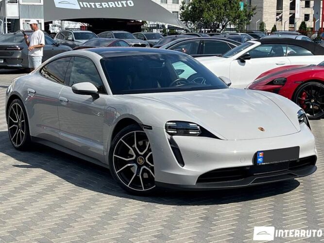 Porsche Taycan 28 interauto-car