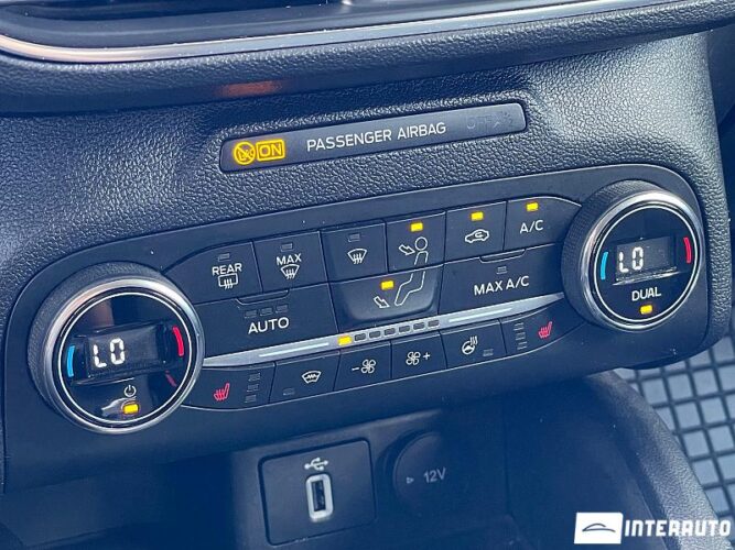 Ford Focus 44 interauto-car