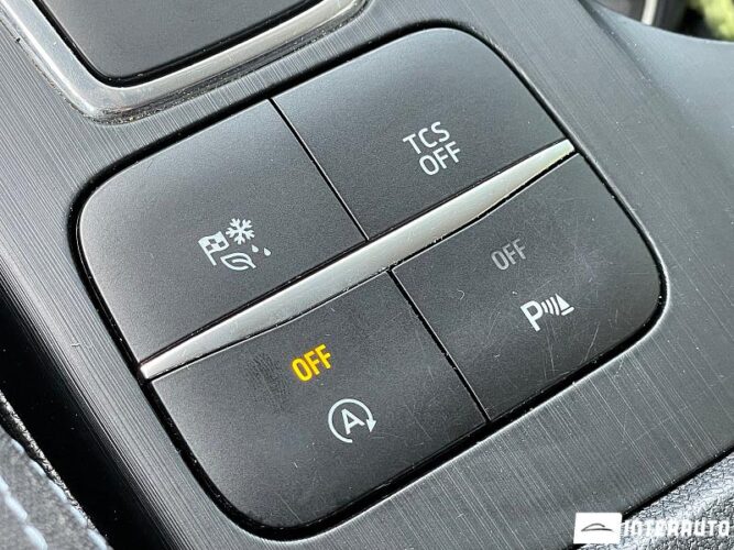 Ford Focus 43 interauto-car