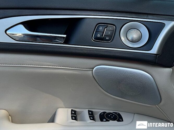 Lincoln MKZ 41 interauto-car