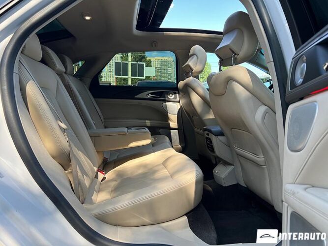 Lincoln MKZ 53 interauto-car