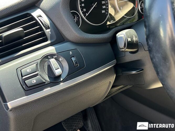 BMW X3 2.0D 33 interauto-car