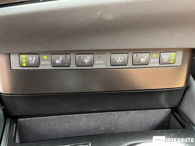 Lexus ES 300h 49 interauto-car