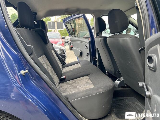 Dacia Sandero 39 interauto-car