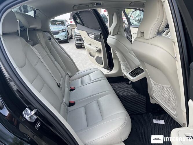 Volvo S 60 49 interauto-car