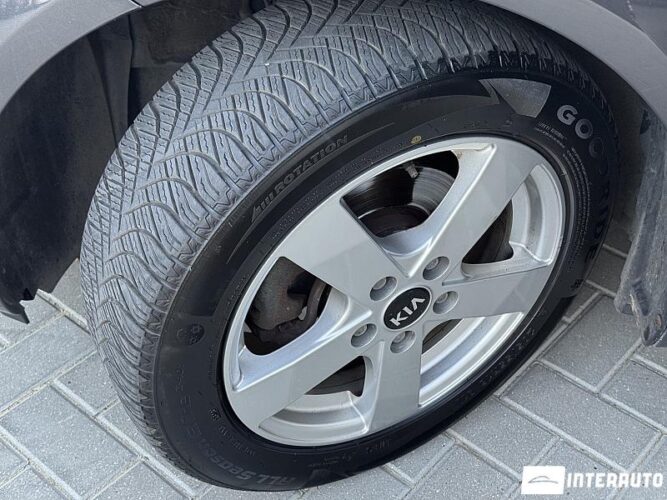 Kia Venga 42 interauto-car