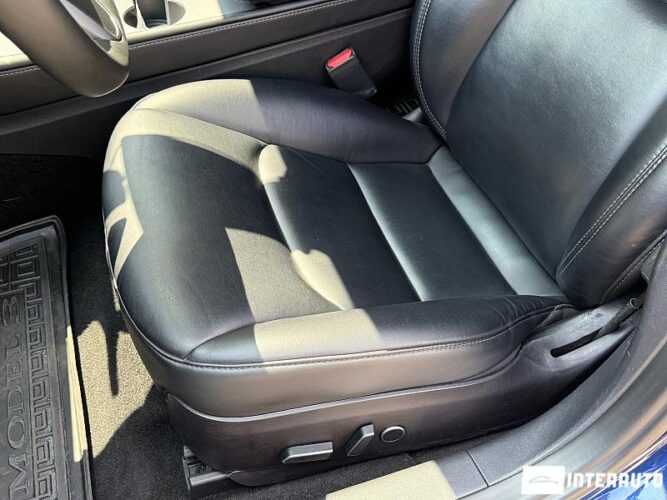 Tesla Model 3 34 interauto-car