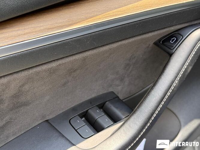 Tesla Model 3 32 interauto-car