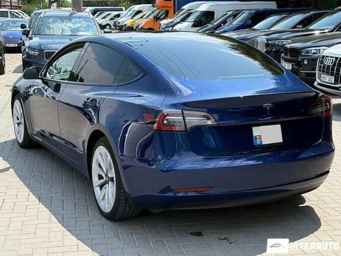 Tesla Model 3 29 interauto-car