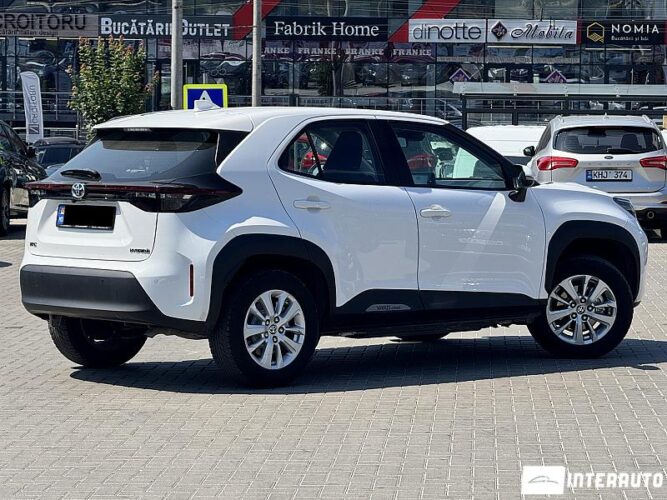 Toyota Yaris Cross 32 interauto-car
