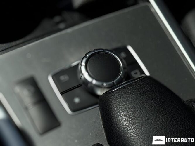 Mercedes E 200 43 interauto-car