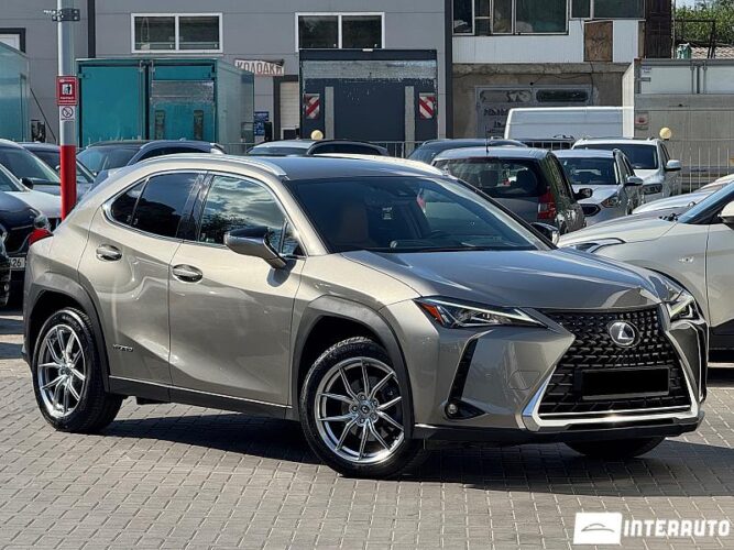 Lexus UX 250h 30 interauto-car