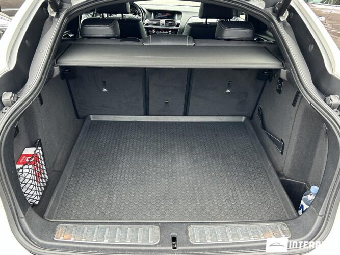 BMW X4 2.8i 48 interauto-car