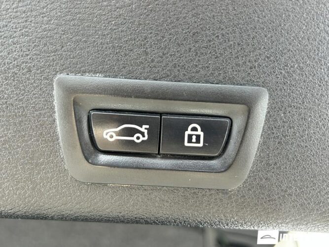 BMW X4 2.8i 49 interauto-car