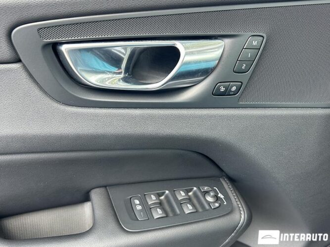 Volvo XC 60 42 interauto-car