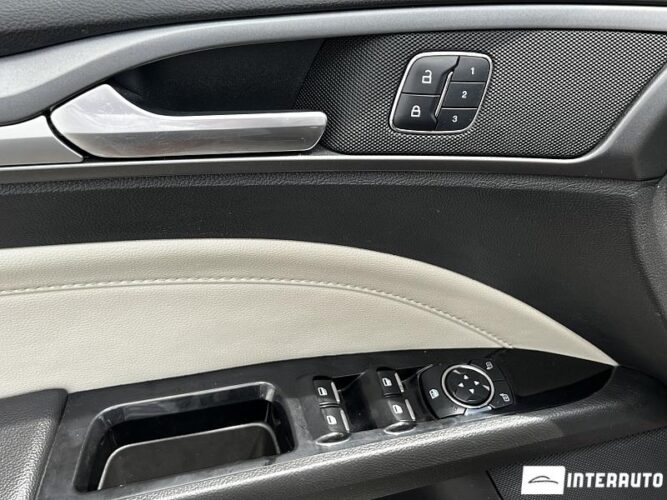 Ford Fusion 48 interauto-car