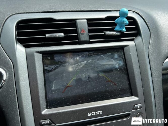 Ford Fusion 44 interauto-car