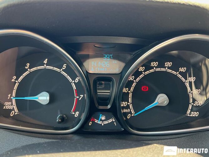 Ford B-MAX 39 interauto-car