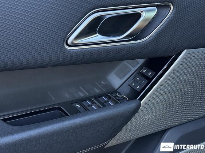 Land Rover Range Rover Velar 37 interauto-car