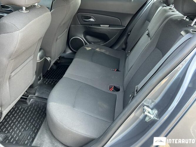Chevrolet Cruze 43 interauto-car
