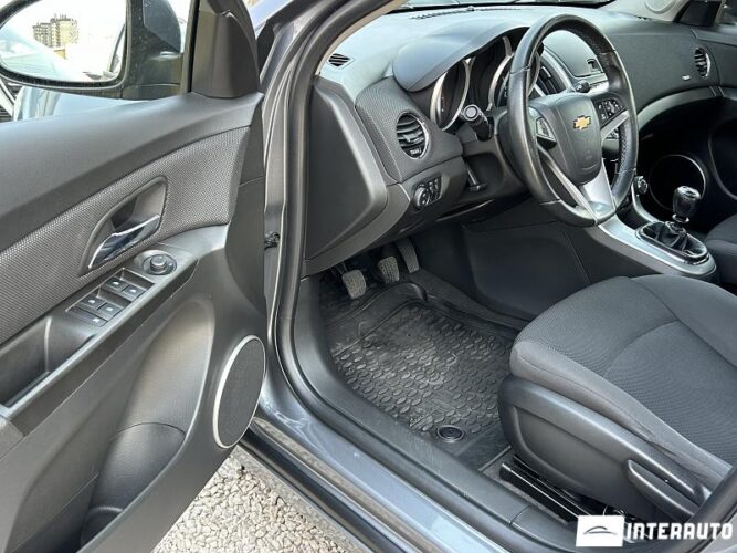 Chevrolet Cruze 32 interauto-car