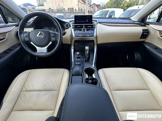 Lexus NX 300H 38 interauto-car